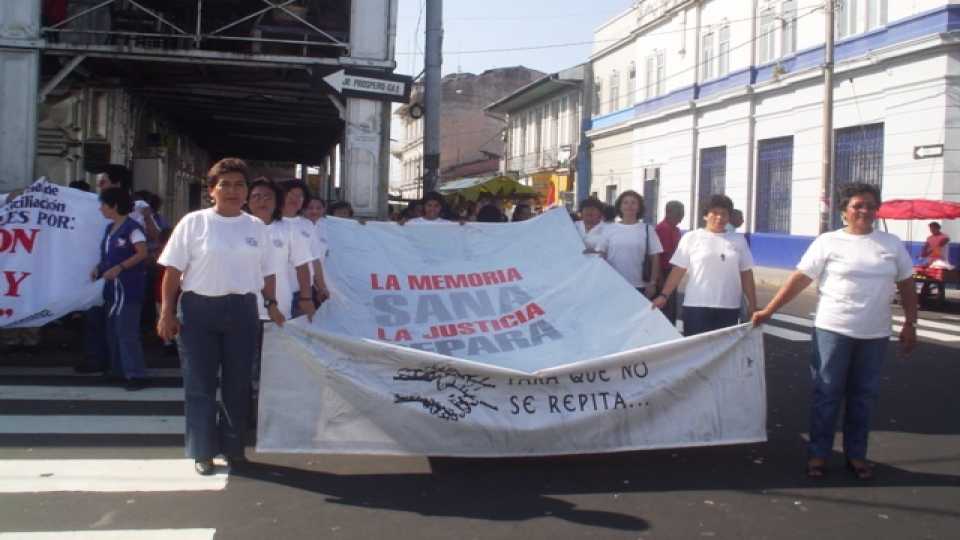 2004: LA MEMORIA SANA LA JUSTICIA REPARA