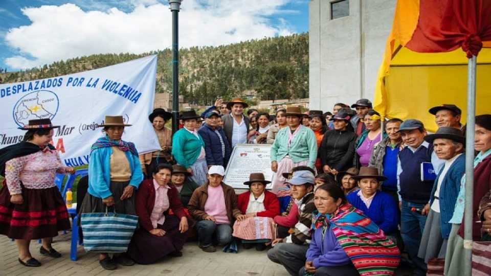 ANDAHUAYLAS: Primera Placa en memoria de  víctimas de la violencia